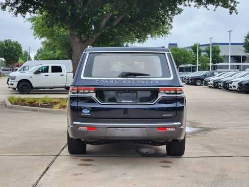 Certified 2022 Jeep Grand Wagoneer Series III AWD/4WD image 6