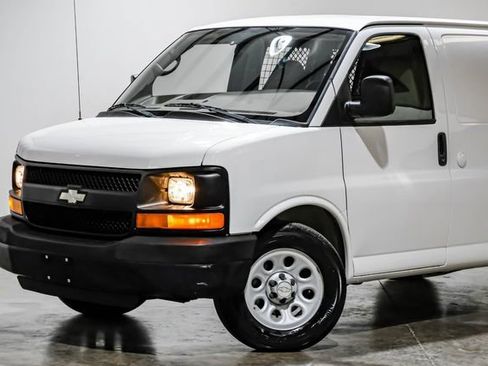 Used 2009 Chevrolet Express 1500 image 6