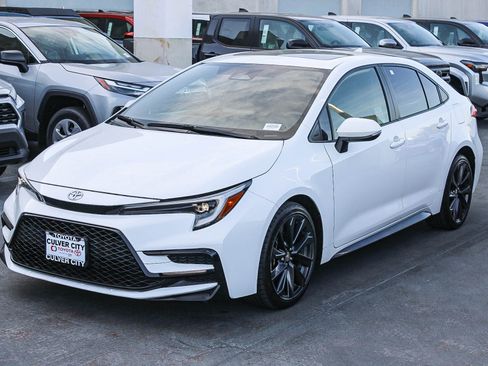 Certified 2023 Toyota Corolla SE image 3