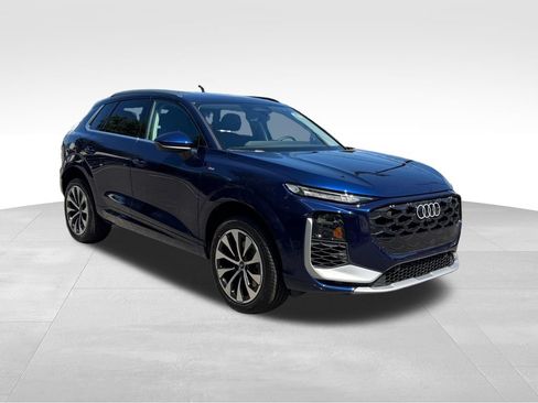 New 2026 Audi Q3 quattro 2.0T AWD/4WD image 3