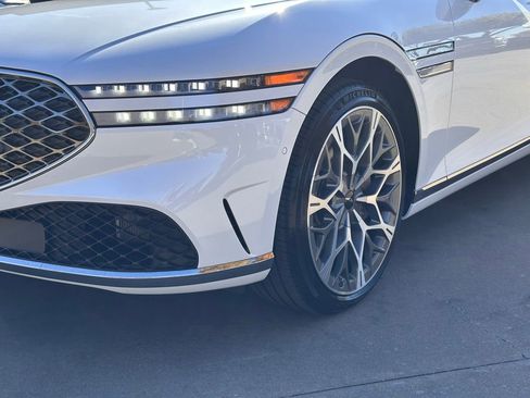 Used 2025 Genesis G90 3.5T image 5