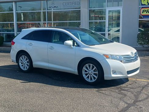 Used 2011 Toyota Venza AWD w/ Comfort Pkg image 1