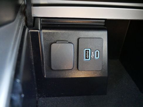 Certified 2021 Ford Explorer XLT w/ Class III Trailer Tow Package image 23