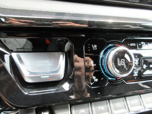 New 2026 GMC Sierra 1500 AT4 w/ AT4 Premium Package AWD/4WD image 22