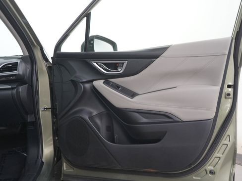 Used 2021 Subaru Forester Limited AWD/4WD image 9