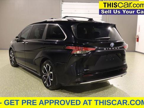 Used 2025 Toyota Sienna Platinum image 5