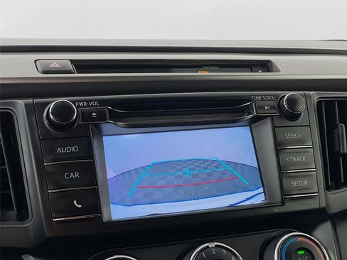 Used 2016 Toyota RAV4 LE AWD/4WD image 16