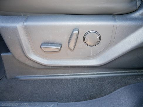 Certified 2024 Ford Expedition XLT image 19