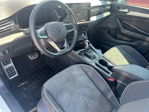 Used 2025 Volkswagen Jetta Sport FWD image 8