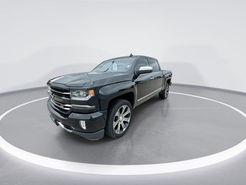 Used 2017 Chevrolet Silverado 1500 LTZ Z71 w/ LTZ Plus Package AWD/4WD image 4