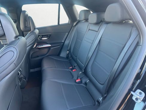 Used 2025 Mercedes-Benz GLC 350e 4MATIC image 13