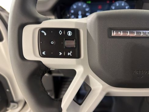 New 2026 Land Rover Defender 110 X-Dynamic SE image 12