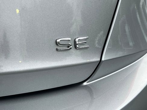 Used 2024 Volkswagen Jetta SE image 13