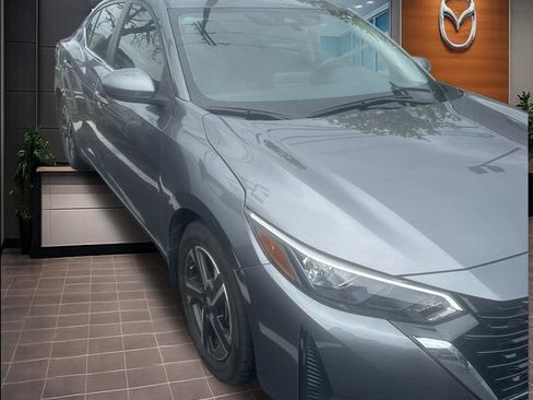Used 2024 Nissan Sentra SV FWD image 33
