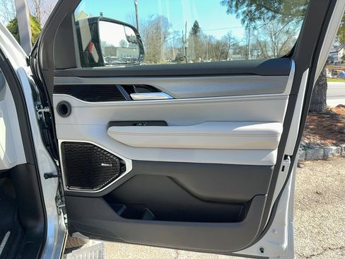 New 2026 Jeep Grand Wagoneer L Limited AWD/4WD image 7
