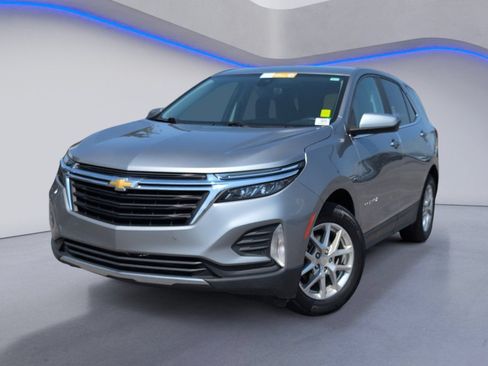 Used 2023 Chevrolet Equinox LT w/ Driver Convenience Package FWD image 2