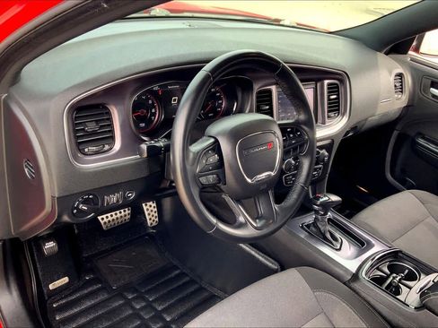 Used 2018 Dodge Charger SXT w/ Blacktop Package image 17