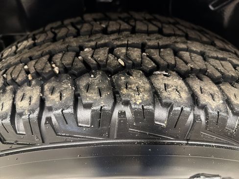 Used 2020 Jeep Cherokee Trailhawk w/ Comfort & Convenience Group image 25