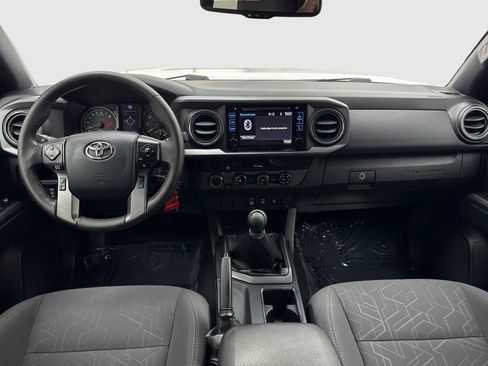 Used 2018 Toyota Tacoma TRD Off-Road image 24