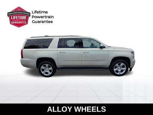 Used 2016 Chevrolet Suburban LT RWD image 7