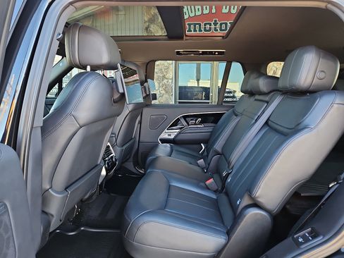 Used 2023 Land Rover Range Rover Long Wheelbase Autobiography image 8