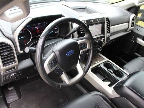 Used 2019 Ford F250 Lariat w/ Lariat Ultimate Package AWD/4WD image 14