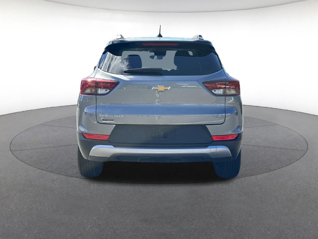 Used 2025 Chevrolet TrailBlazer LT FWD image 4