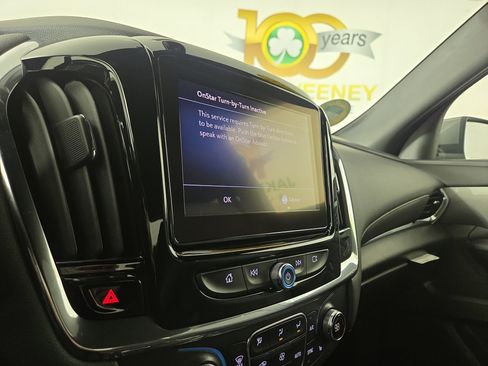 Used 2023 Chevrolet Traverse LT w/ Rear Camera Mirror Package image 21