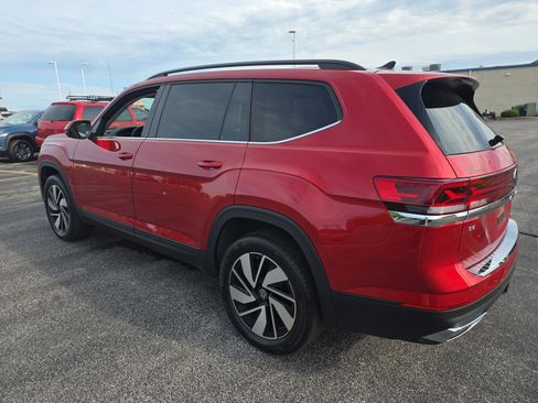 Used 2025 Volkswagen Atlas SE FWD image 6
