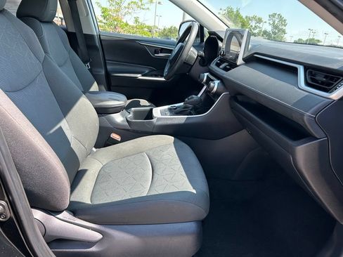 Used 2025 Toyota RAV4 XLE AWD/4WD image 31