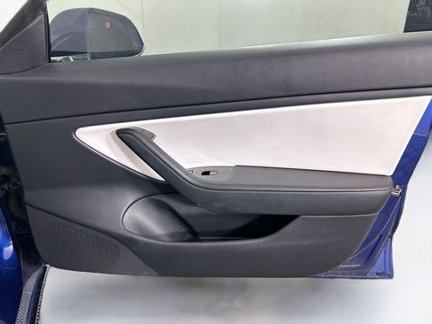 Used 2020 Tesla Model 3 Standard Range Plus image 30