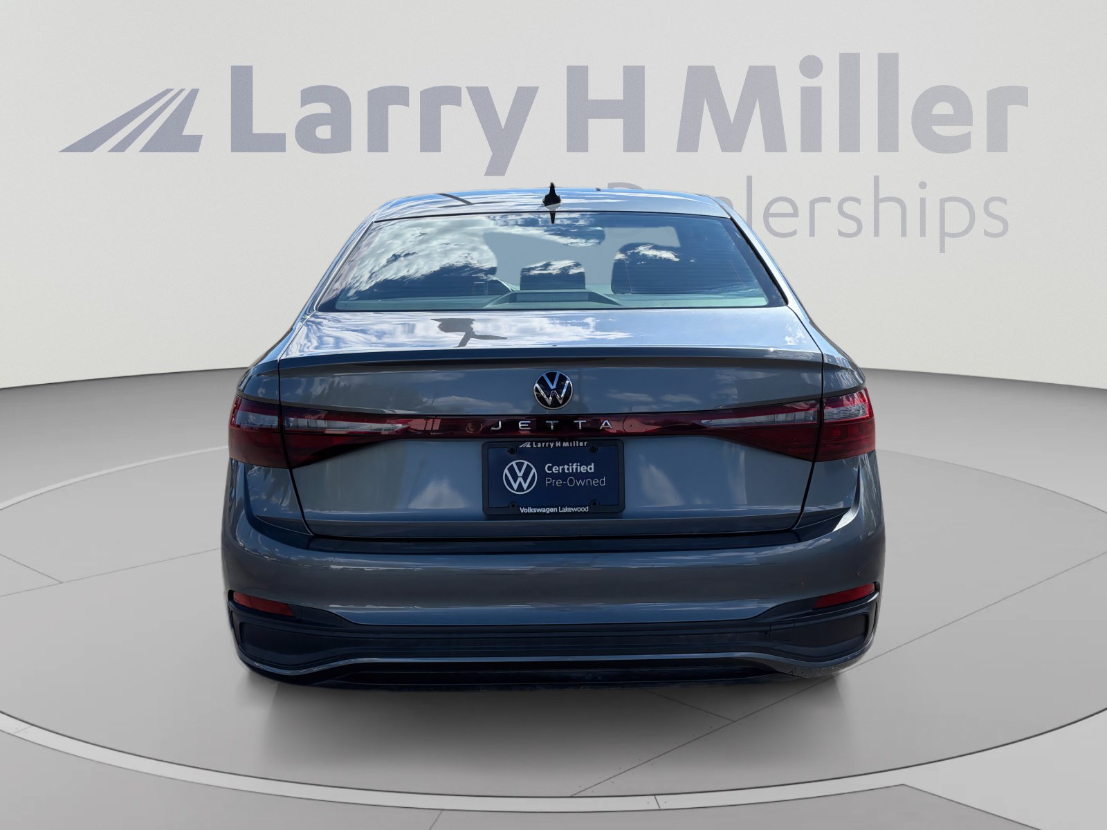 Used 2025 Volkswagen Jetta Sport FWD image 4