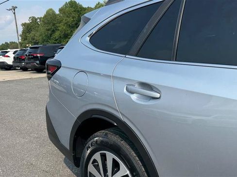 Used 2022 Subaru Outback Premium AWD/4WD image 23