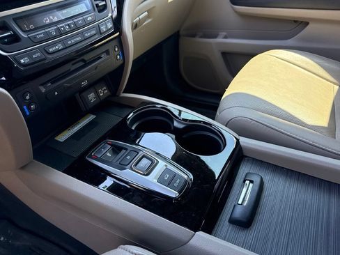 Used 2019 Honda Pilot Elite image 16