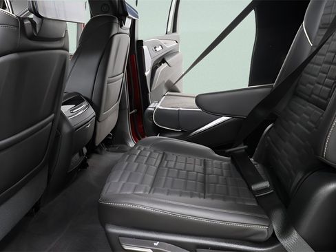 Used 2024 Cadillac Escalade ESV Sport Platinum w/ LPO, ONYX Package image 28