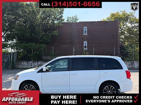 Used 2018 Dodge Grand Caravan GT FWD image 2