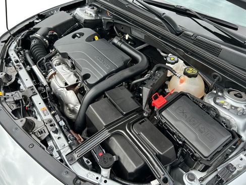 Used 2023 Chevrolet Malibu LT FWD image 30