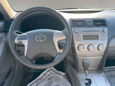 Used 2011 Toyota Camry LE image 10