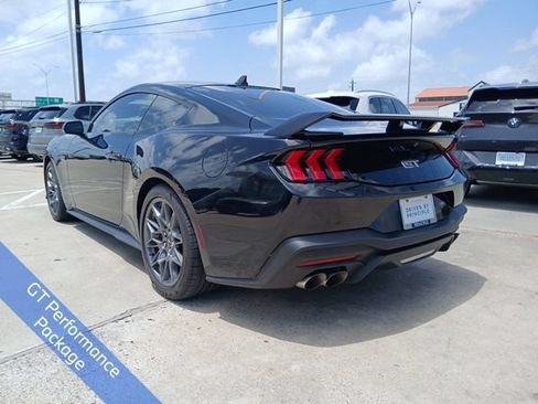 Used 2025 Ford Mustang GT Premium w/ GT Performance Package RWD image 7