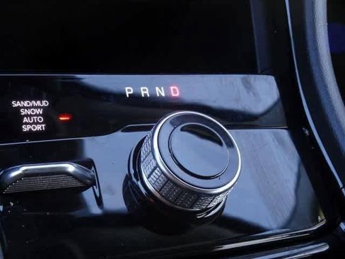 Used 2023 Jeep Grand Cherokee Limited image 34