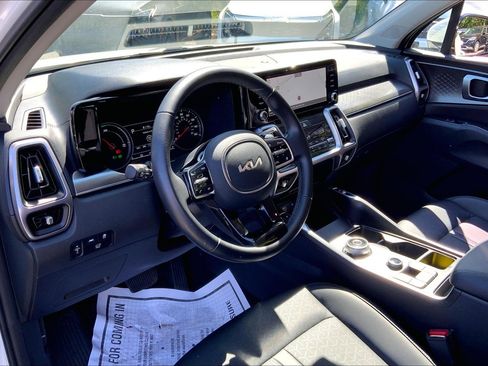 Used 2023 Kia Sorento EX AWD/4WD image 16
