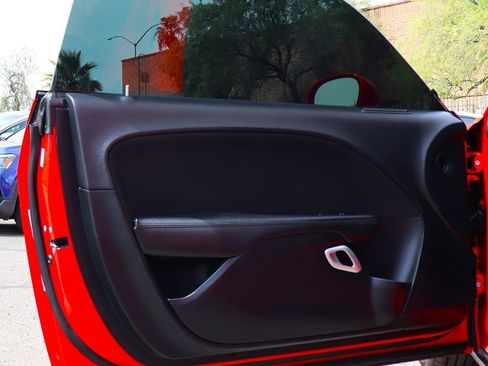 Used 2018 Dodge Challenger SXT RWD image 27