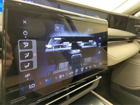 Used 2024 Lincoln Nautilus Reserve w/ Equipment Group 202A image 32