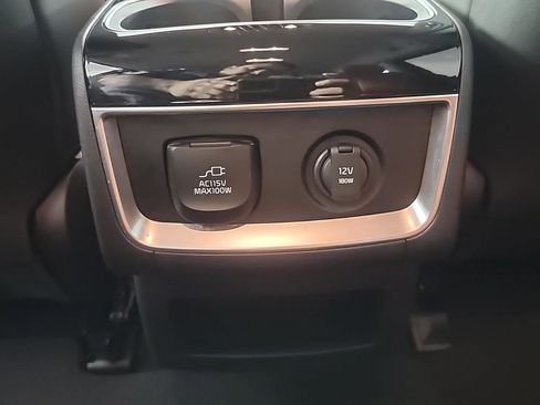 Used 2024 Kia Carnival SX image 23