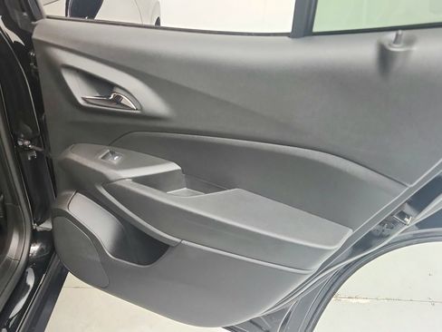 Used 2024 Chevrolet Trax RS FWD image 24