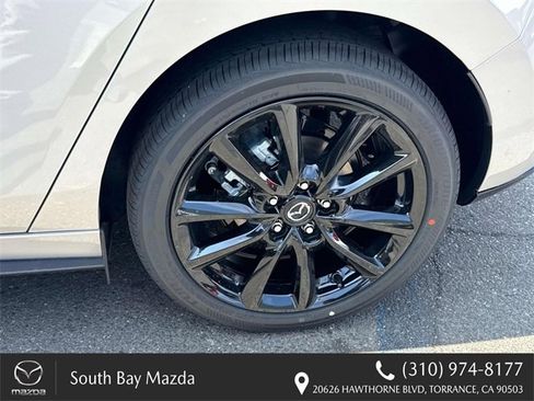 New 2026 MAZDA MAZDA3 Hatchback w/Premium Plus Pkg image 6