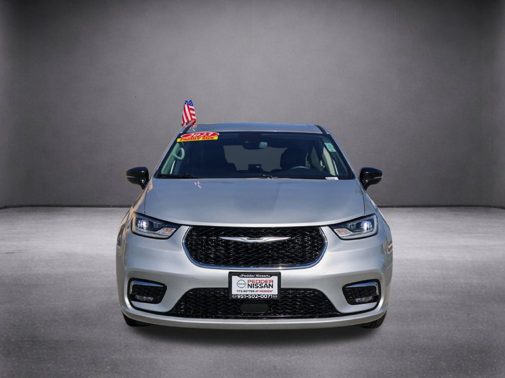 Used 2024 Chrysler Pacifica Touring-L FWD image 10