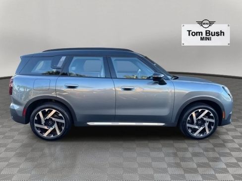 Used 2025 MINI Cooper Countryman S image 2