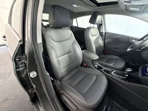 Used 2022 Hyundai Ioniq Limited image 31