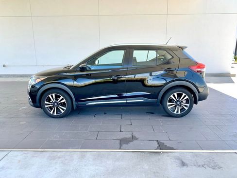 Used 2020 Nissan Kicks SR image 8